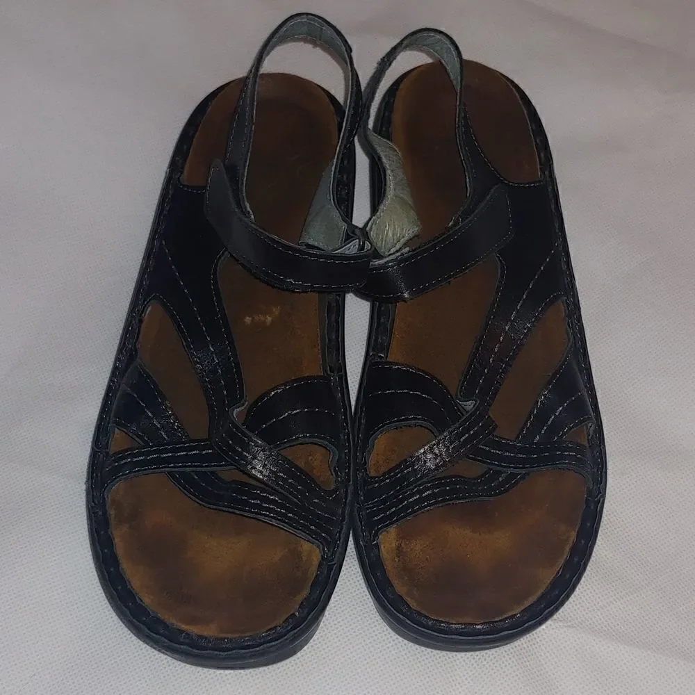 Naot Paris Sandal Size 41. Gently worn. Black.